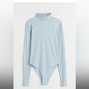 NWT H&M baby blue ribbed turtleneck bodysuit.